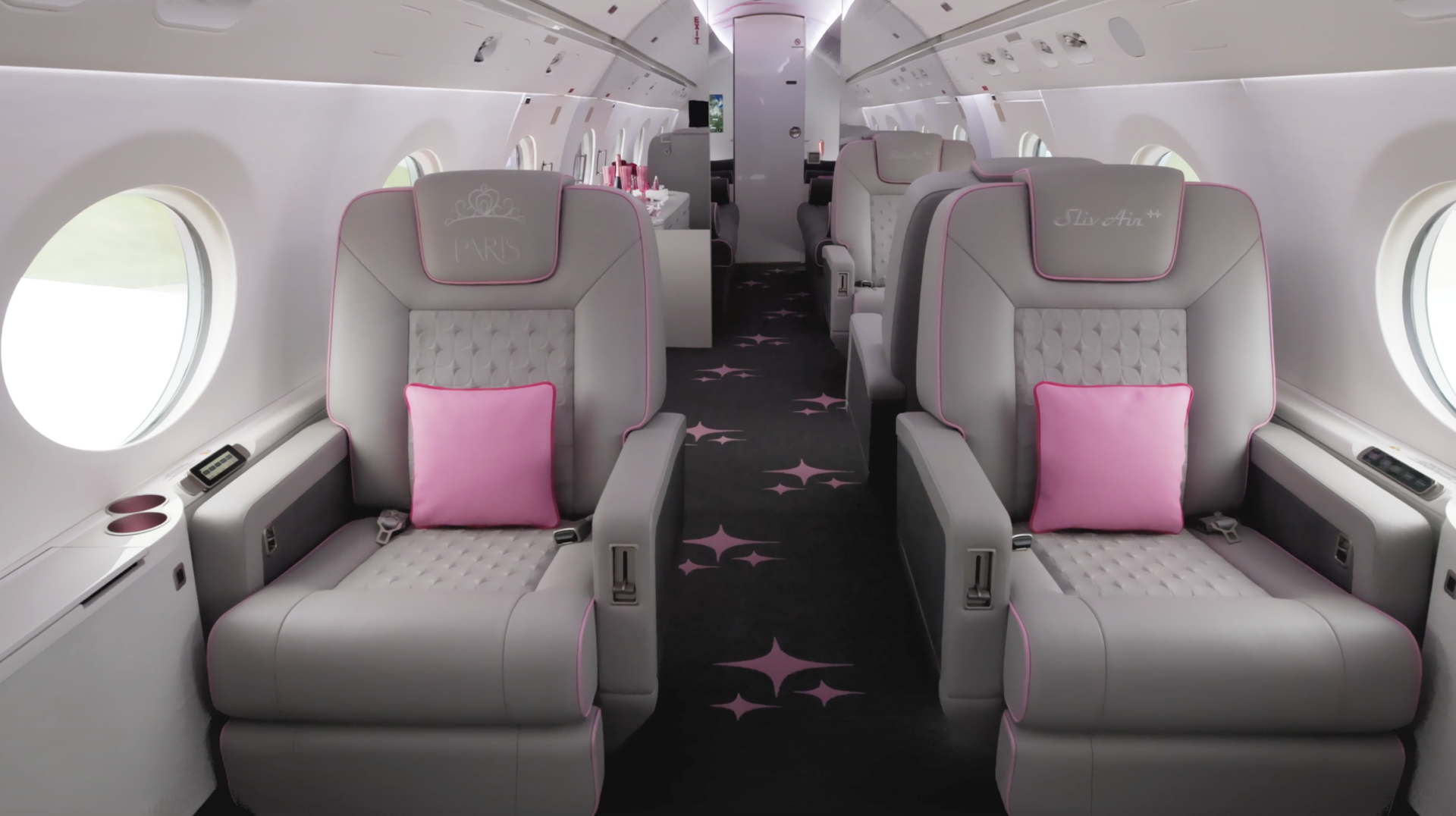 Paris Hilton plan interior seating cabin